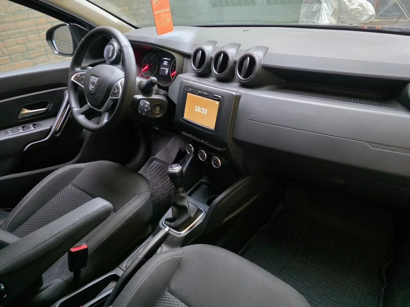 Dacia Duster, снимка 9 - Автомобили и джипове - 52380541