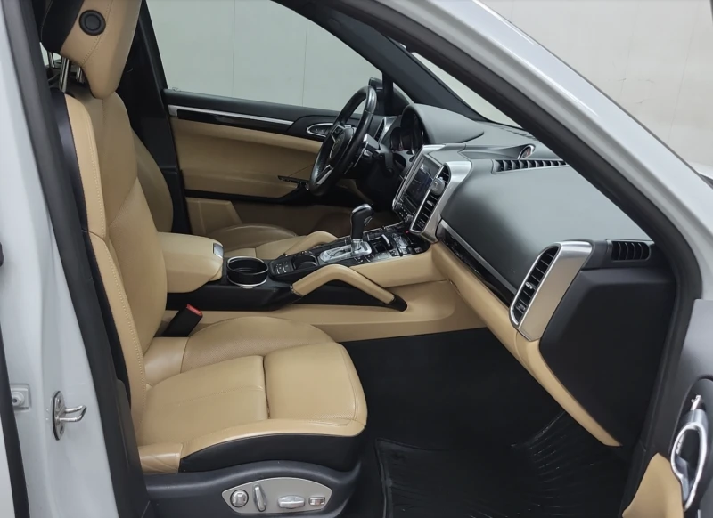 Porsche Cayenne AWD 4DR, снимка 15 - Автомобили и джипове - 52749646