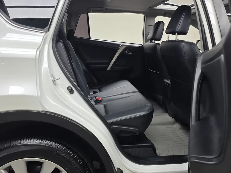 Toyota Rav4 2.5 4Wd, снимка 11 - Автомобили и джипове - 55796171