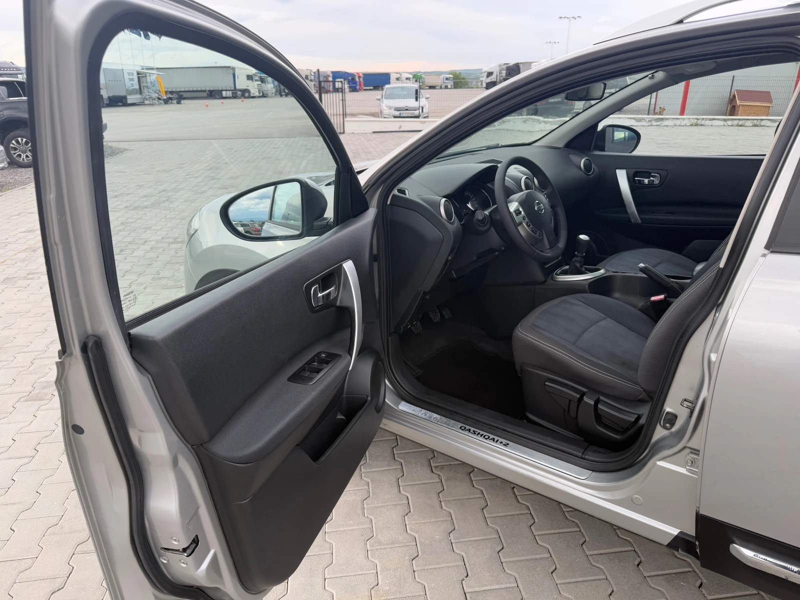 Nissan Qashqai 1.5 dci 7 места Face lift Собствен Лизинг !!!! - изображение 10