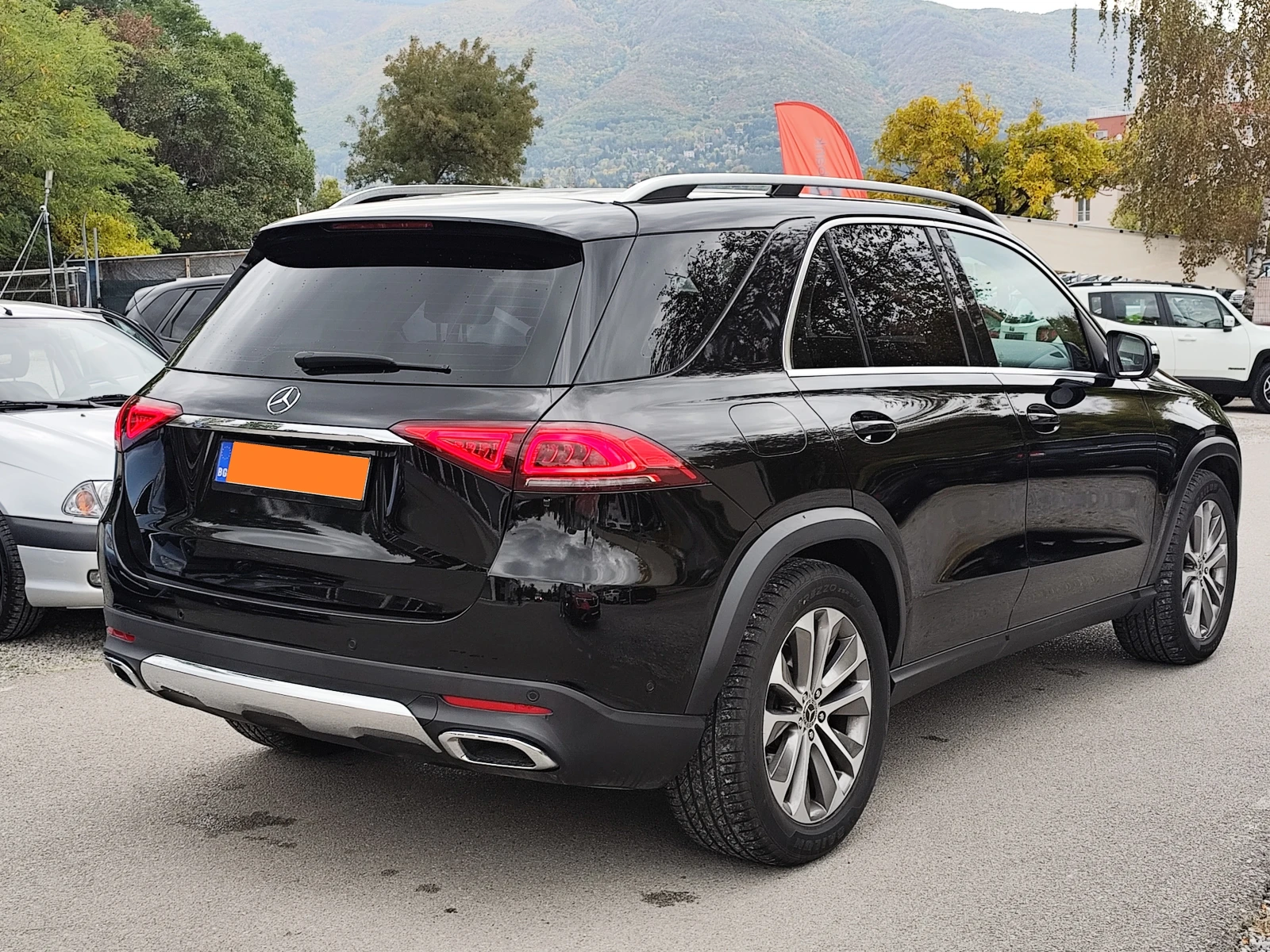 Mercedes-Benz GLE 300 D* 4 MATIC* LED* NAVI* EURO6D*  - изображение 4