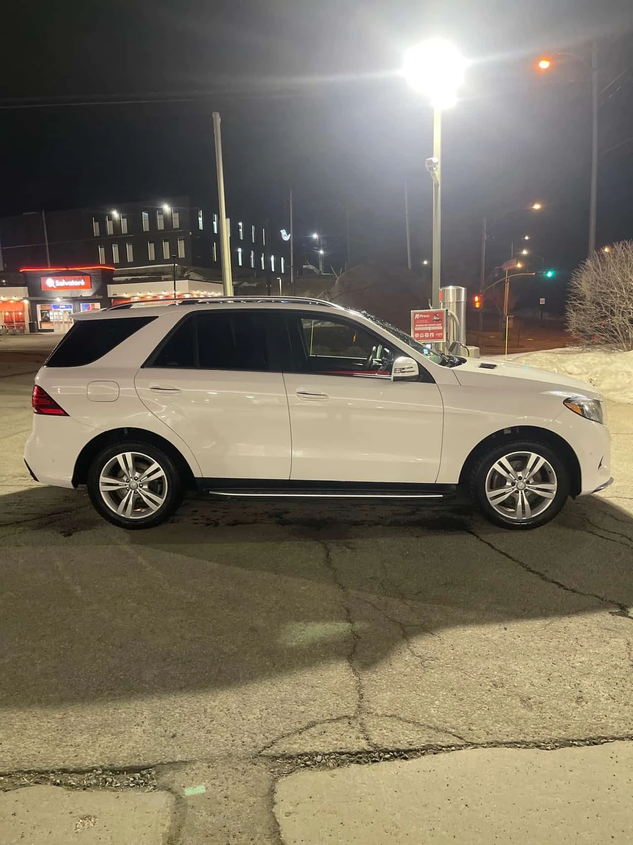 Mercedes-Benz GLE 350d  CARFAX, снимка 3 - Автомобили и джипове - 54148550