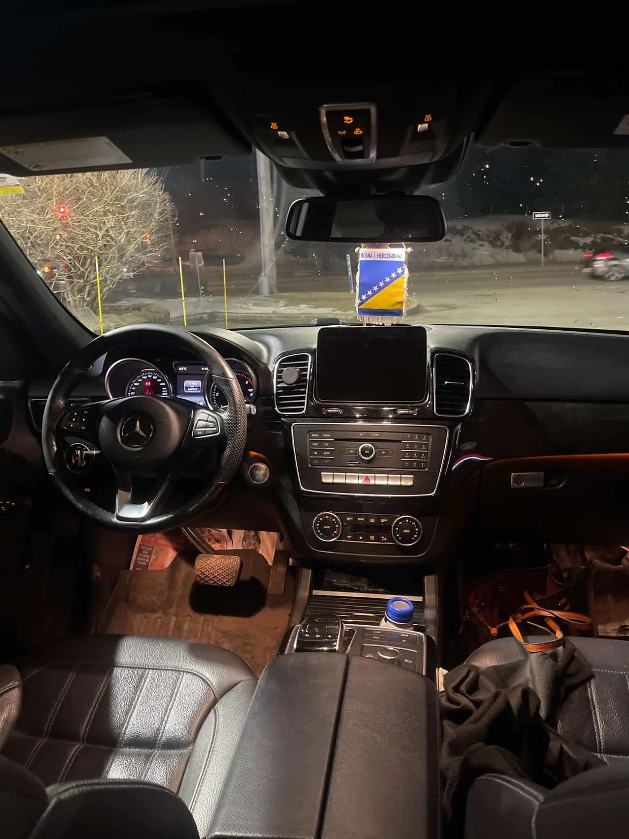 Mercedes-Benz GLE 350d  CARFAX, снимка 9 - Автомобили и джипове - 54148550