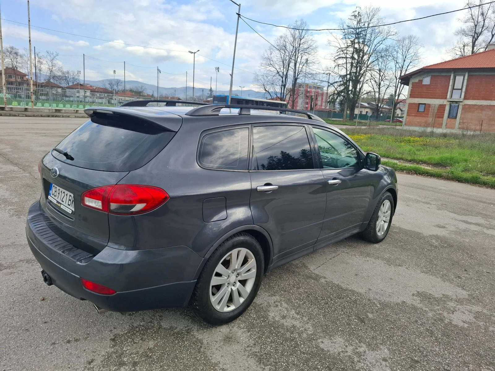 Subaru B10 Tribeka Executive, снимка 6 - Автомобили и джипове - 54285020