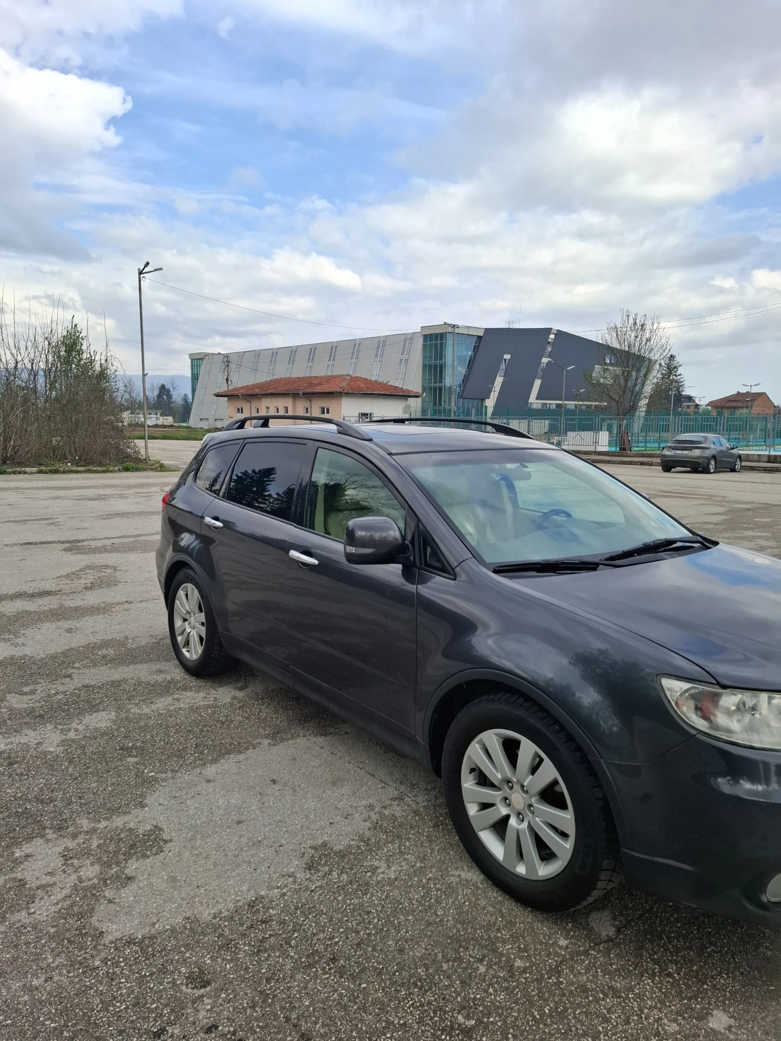 Subaru B10 Tribeka Executive, снимка 2 - Автомобили и джипове - 54285020