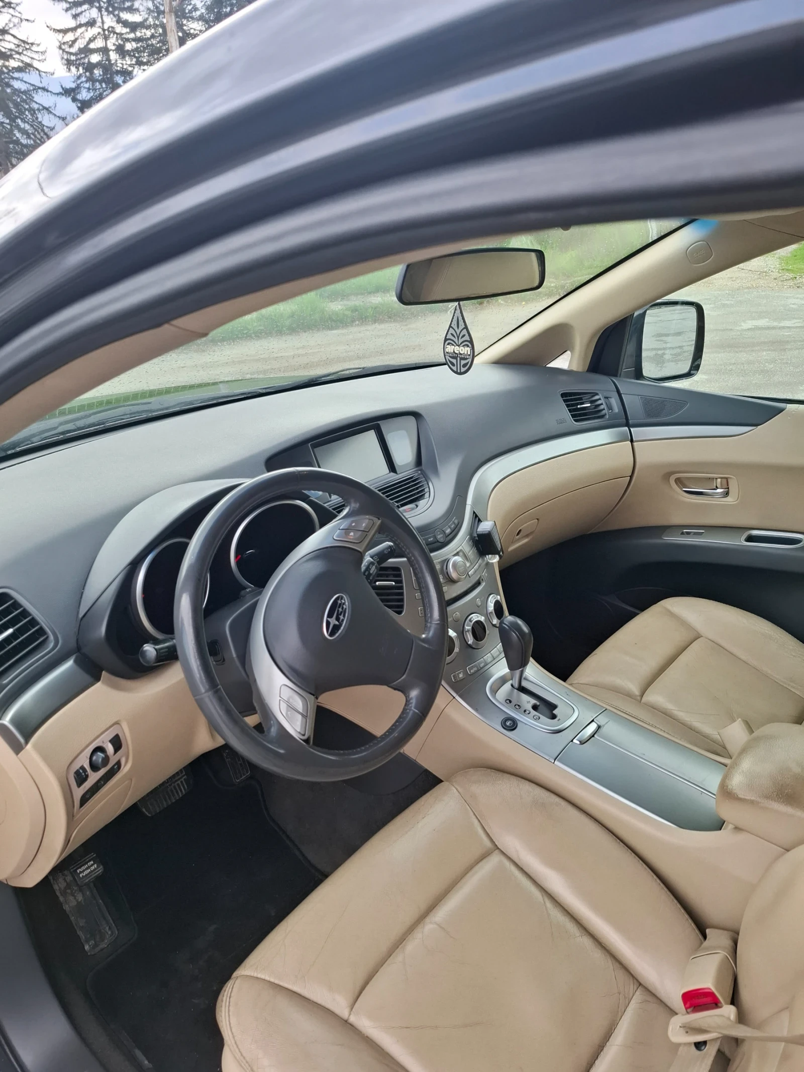 Subaru B10 Tribeka Executive, снимка 12 - Автомобили и джипове - 54285020