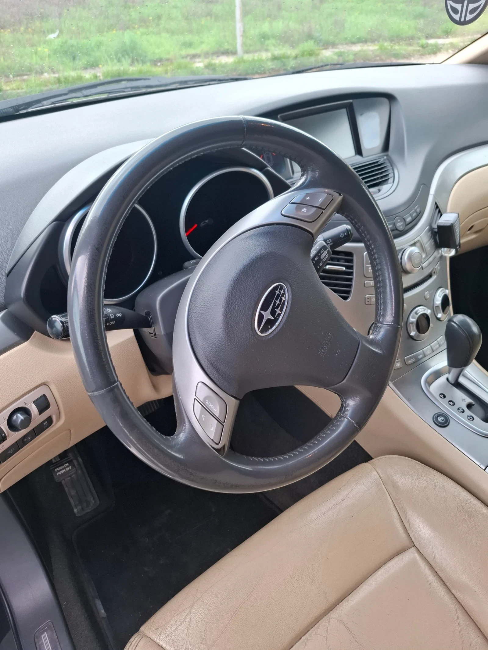 Subaru B10 Tribeka Executive, снимка 9 - Автомобили и джипове - 54285020