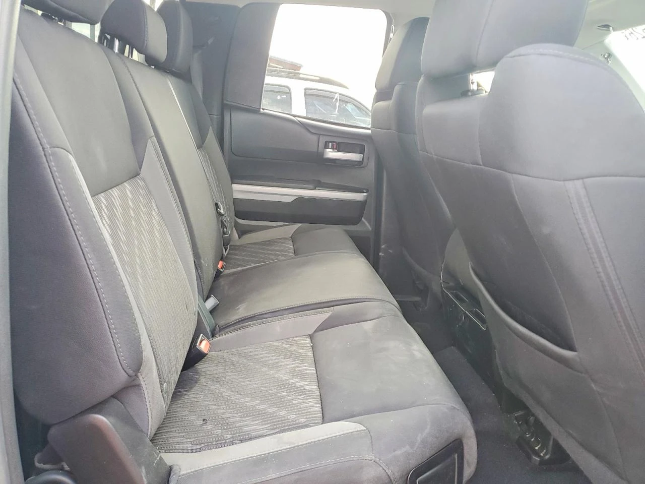 Toyota Tundra 5.7l Sr5, снимка 10 - Автомобили и джипове - 54731397