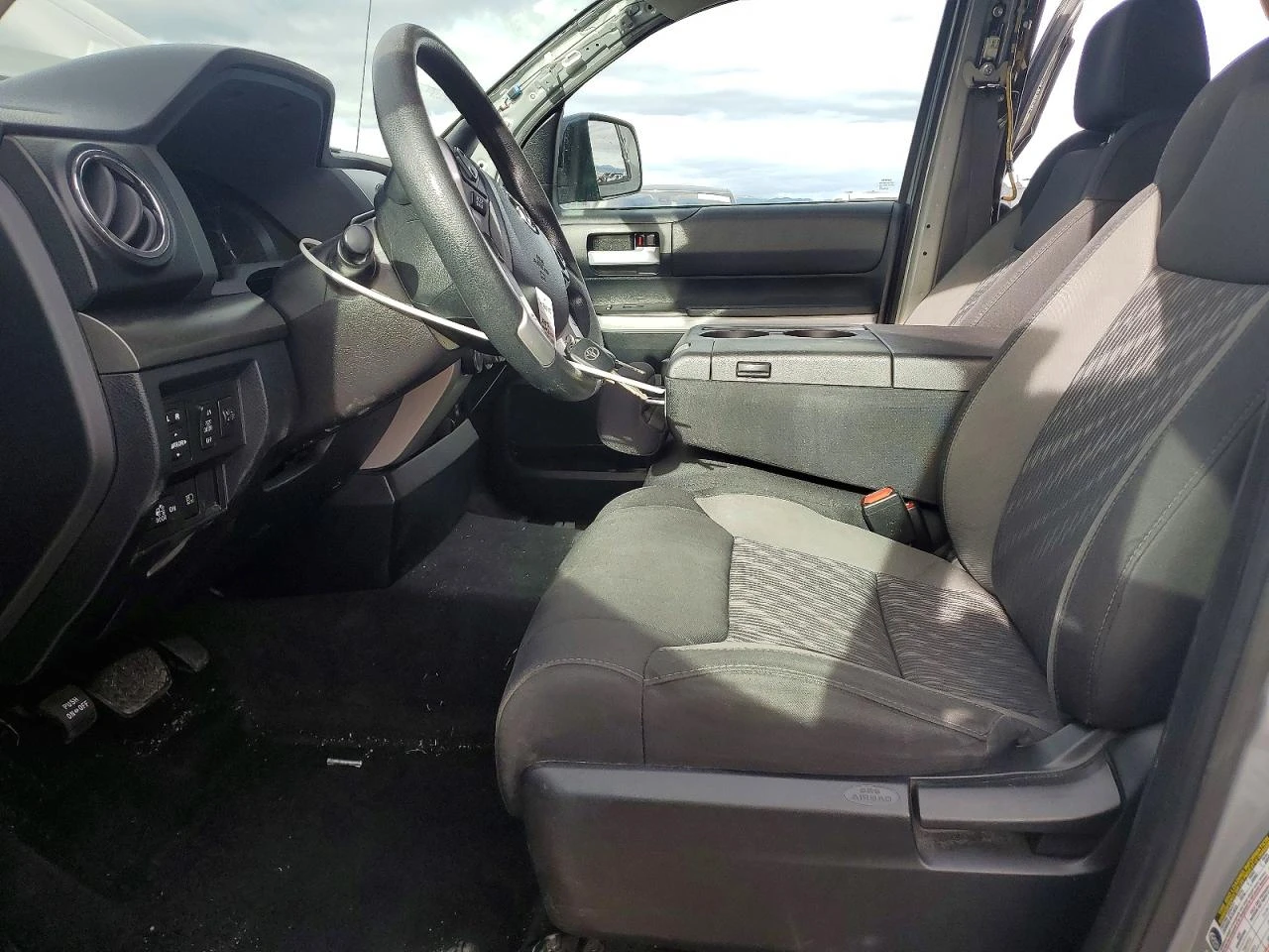 Toyota Tundra 5.7l Sr5, снимка 7 - Автомобили и джипове - 54731397