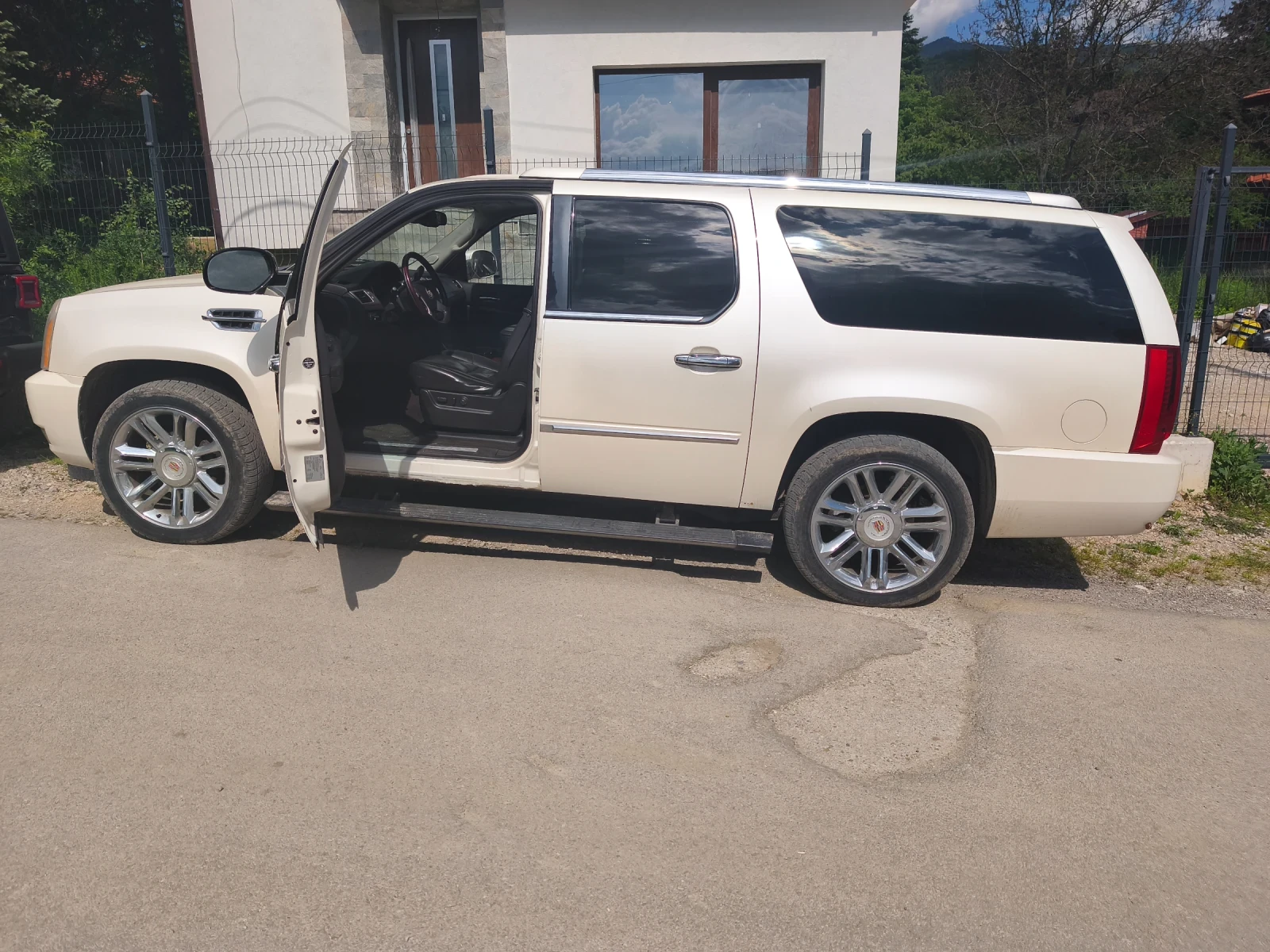 Cadillac Escalade ESV 6.2 V8, снимка 6 - Автомобили и джипове - 54808886