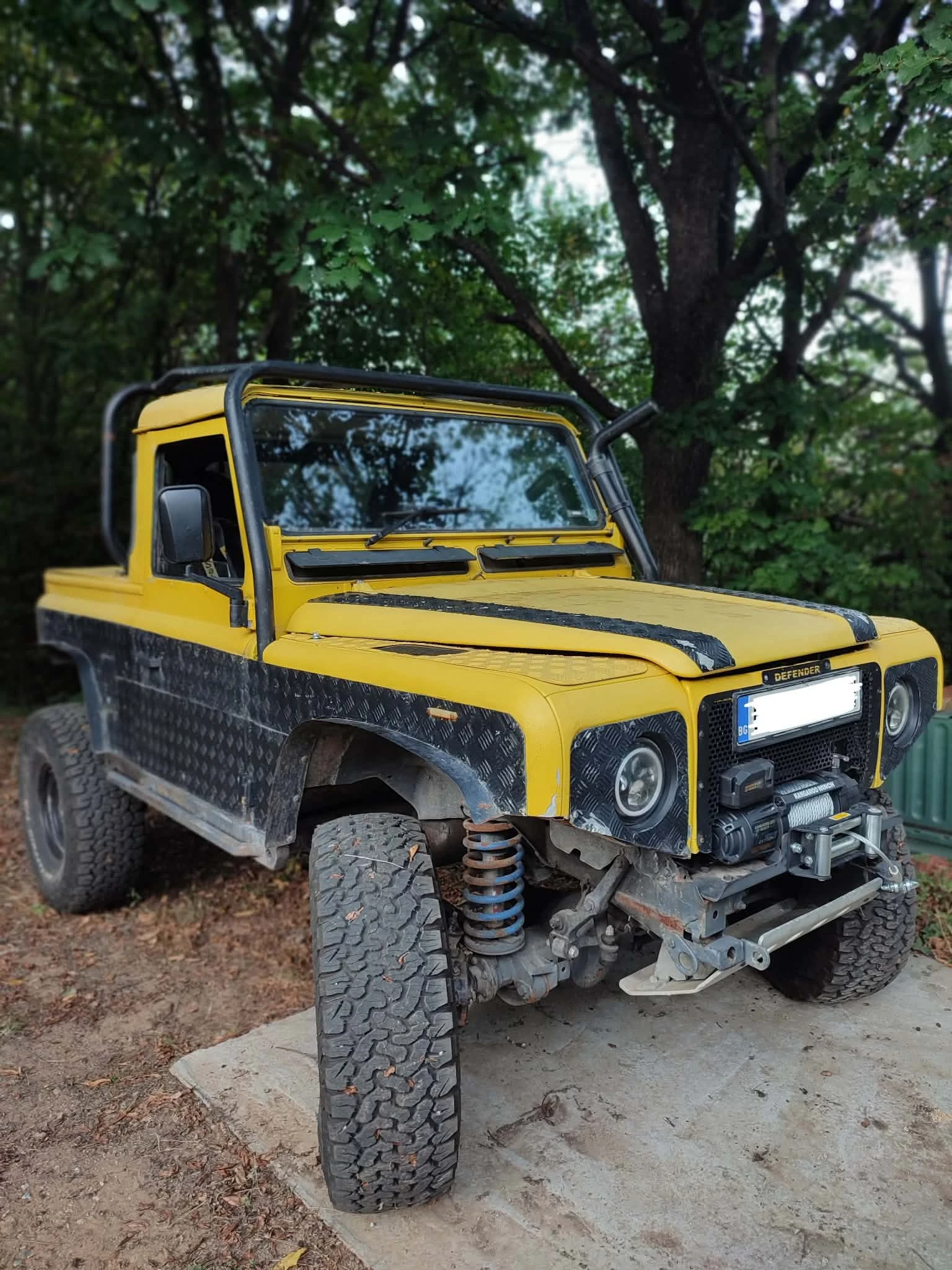 Land Rover Defender 90 2.5TD, снимка 2 - Автомобили и джипове - 56482371
