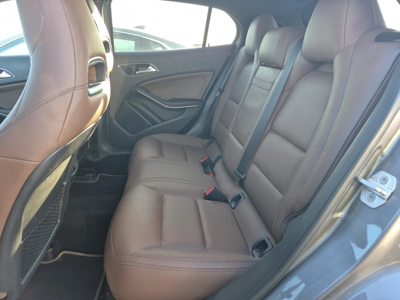 Mercedes-Benz GLA 250 АМГ ПАКЕТ/CARFAX/ПОДГРЕВ/ПАМЕТ/ПАНОРАМА/, снимка 11 - Автомобили и джипове - 56075793