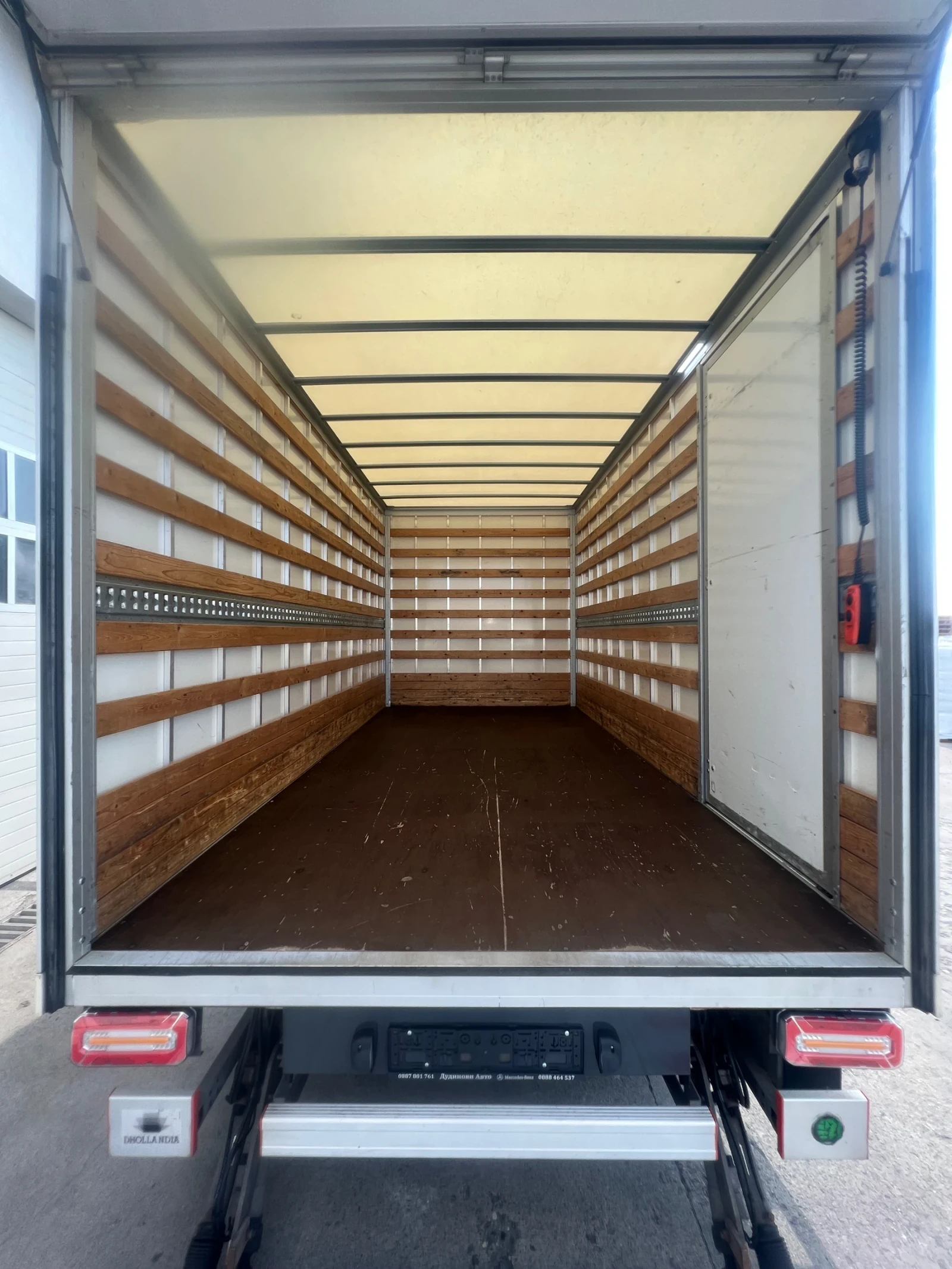 VW Crafter Падащ борд / 4.40м / 2019 година, снимка 11 - Бусове и автобуси - 55593631