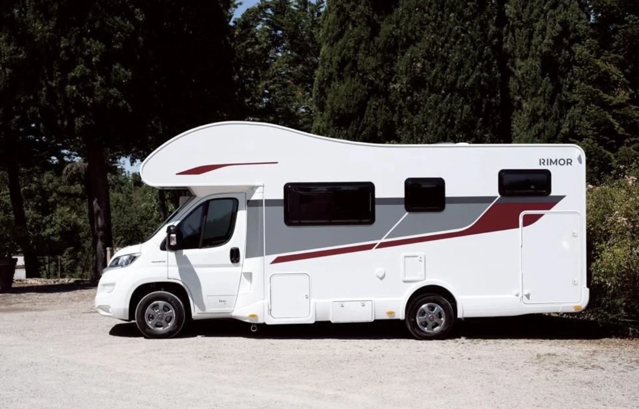 Кемпер Rimor SEAL 5/FIAT DUCATO 2.3 MULTIJET/2020/6 МЕСТА/6 ЛЕГ, снимка 2 - Каравани и кемпери - 54695669