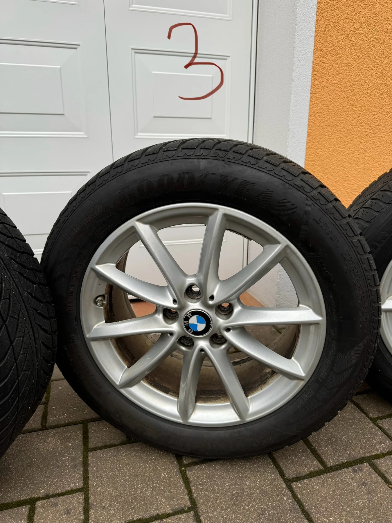    225/55R17  BMW X1 | Mobile.bg   4
