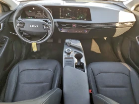Kia EV6 LIGHT* ПОДГРЕВ* ОБДУХВАНЕ* АМБИЕНТ* ДИСТРОНИК* , снимка 8