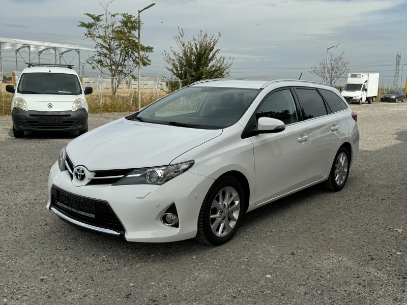 Toyota Auris 2.0D4D 125к.с , снимка 3 - Автомобили и джипове - 47545360