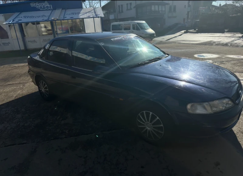 Opel Vectra 1.6 газ + КЛИМАТИК, снимка 4 - Автомобили и джипове - 48841310