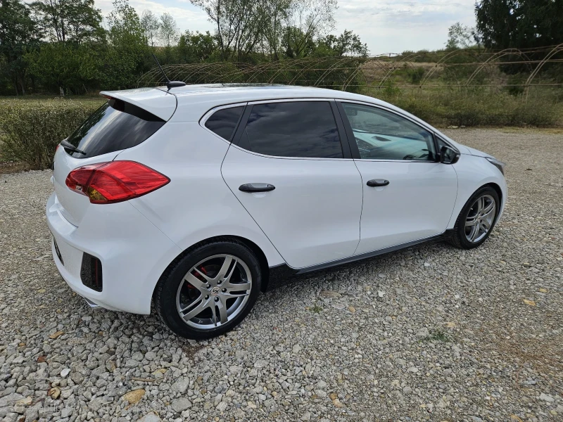 Kia Ceed GT , снимка 4 - Автомобили и джипове - 51485293