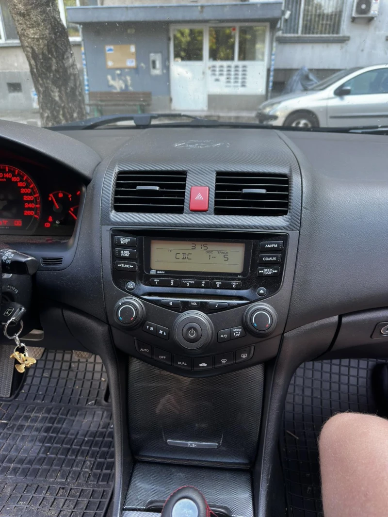 Honda Accord, снимка 8 - Автомобили и джипове - 52471762
