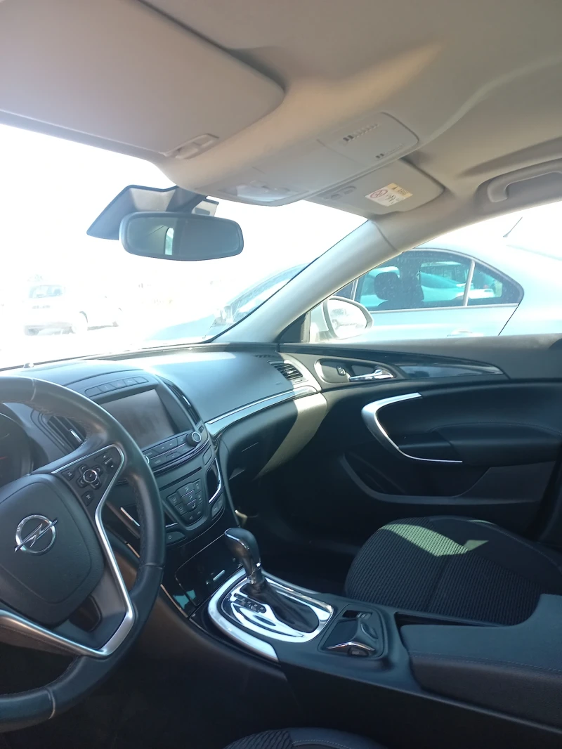Opel Insignia 2, 0 CDTI SPORTS TOURER 4?4, снимка 17 - Автомобили и джипове - 51998791