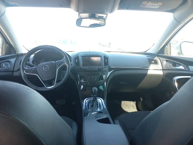 Opel Insignia 2, 0 CDTI SPORTS TOURER 4?4, снимка 12 - Автомобили и джипове - 51998791