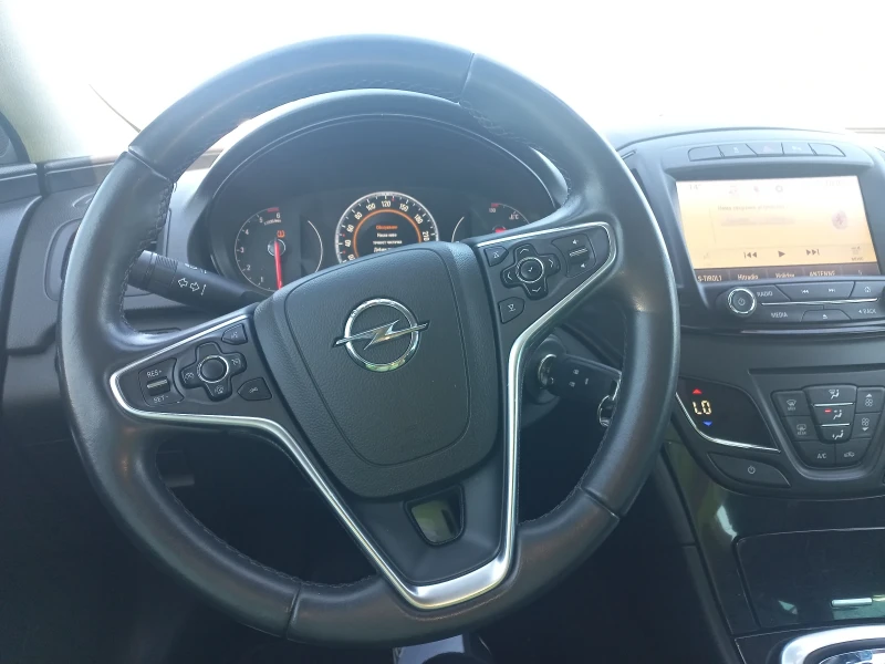 Opel Insignia 2, 0 CDTI SPORTS TOURER 4?4, снимка 8 - Автомобили и джипове - 51998791