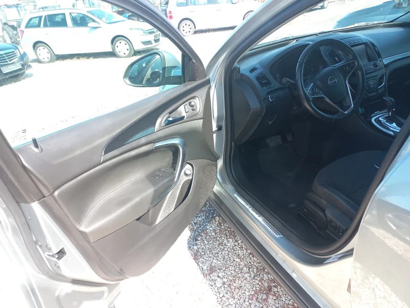 Opel Insignia 2, 0 CDTI SPORTS TOURER 4?4, снимка 14 - Автомобили и джипове - 51998791