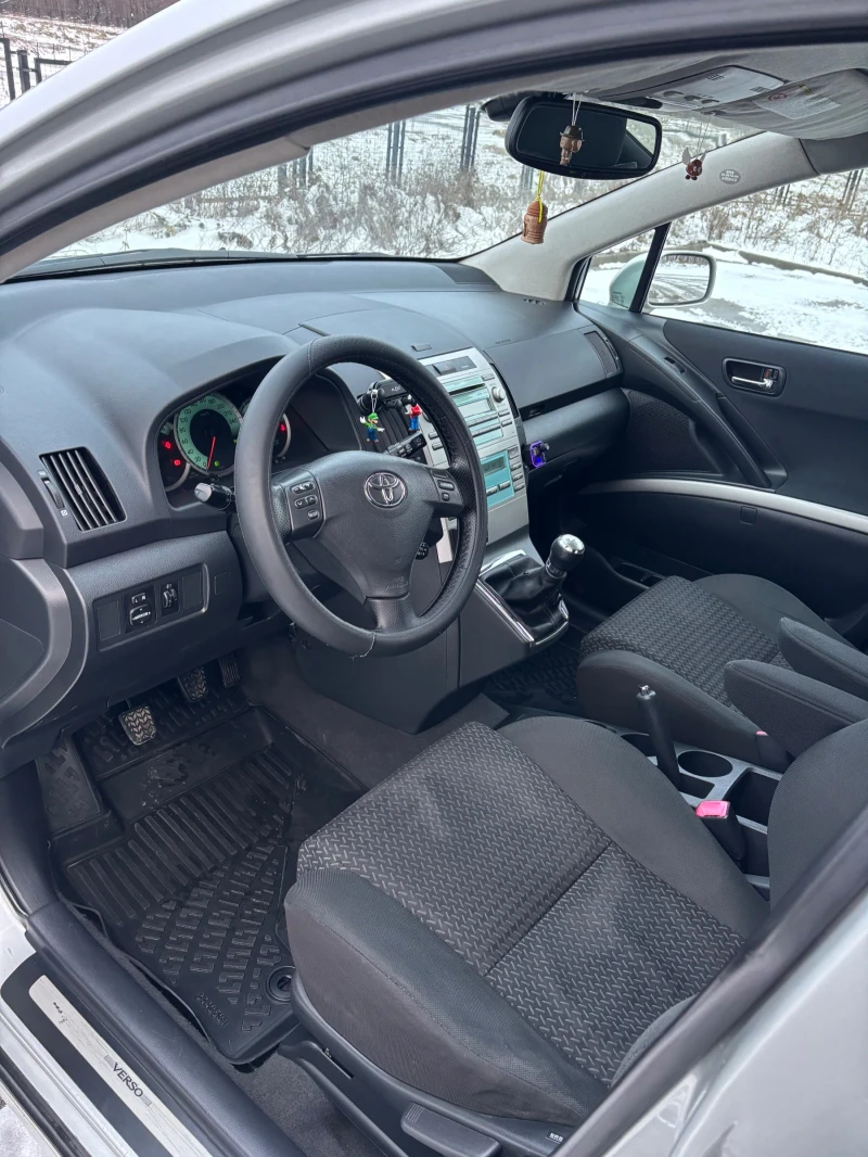 Toyota Corolla verso, снимка 9 - Автомобили и джипове - 53108421