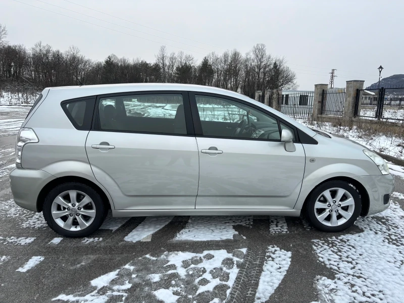 Toyota Corolla verso, снимка 6 - Автомобили и джипове - 53108421