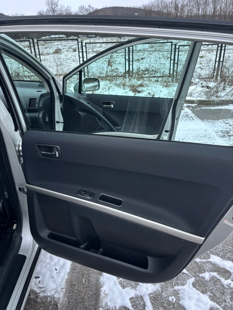 Toyota Corolla verso, снимка 15 - Автомобили и джипове - 53108421