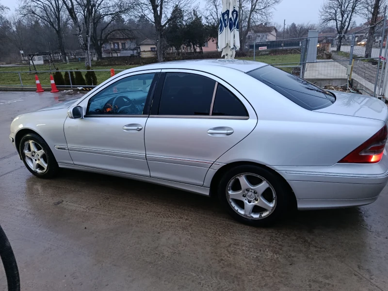 Mercedes-Benz C 220 2.2CDI, снимка 7 - Автомобили и джипове - 53459237