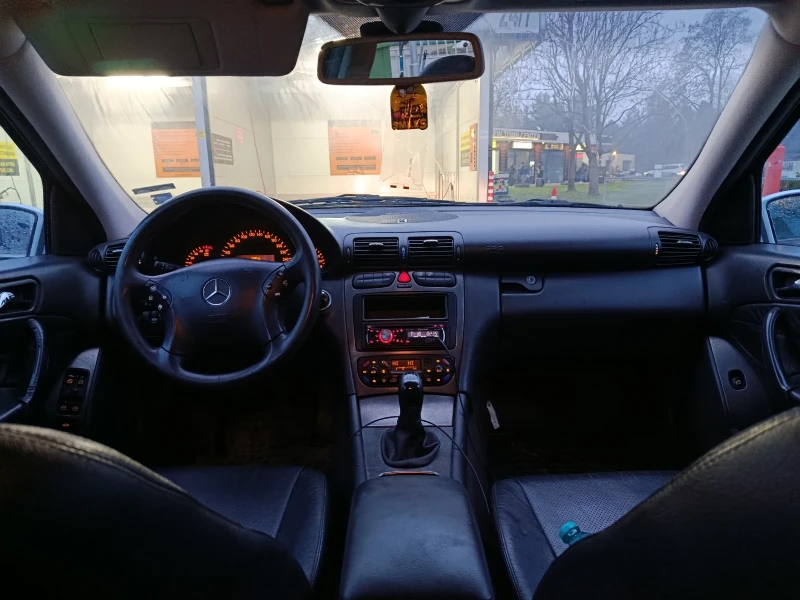 Mercedes-Benz C 220 2.2CDI, снимка 8 - Автомобили и джипове - 53459237