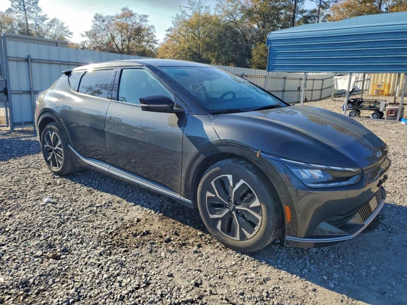 Kia EV6 LIGHT* ПОДГРЕВ* ОБДУХВАНЕ* АМБИЕНТ* ДИСТРОНИК* , снимка 4 - Автомобили и джипове - 53564441