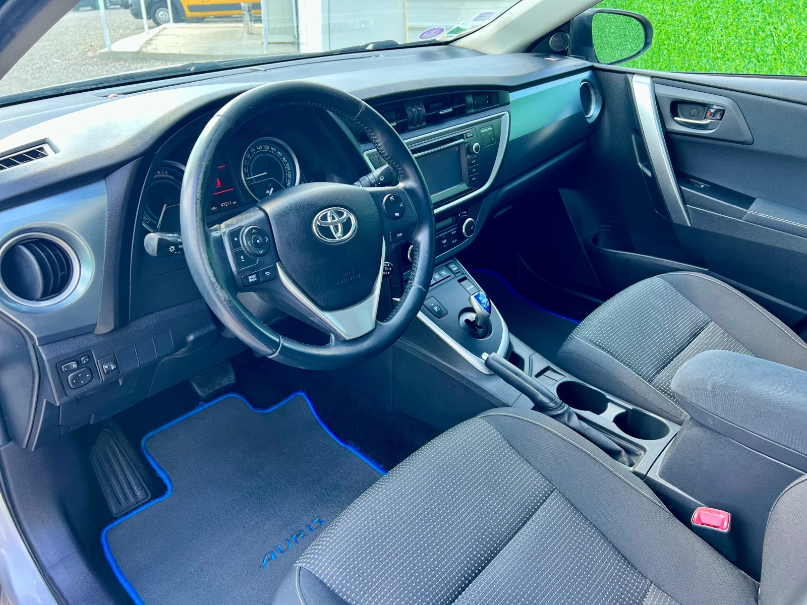 Toyota Auris 1.8Хибрид, Нави, Камера - изображение 9