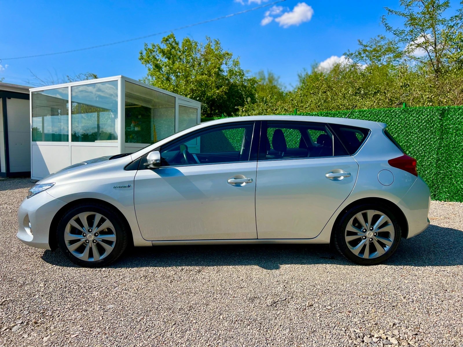 Toyota Auris 1.8Хибрид, Нави, Камера - изображение 2