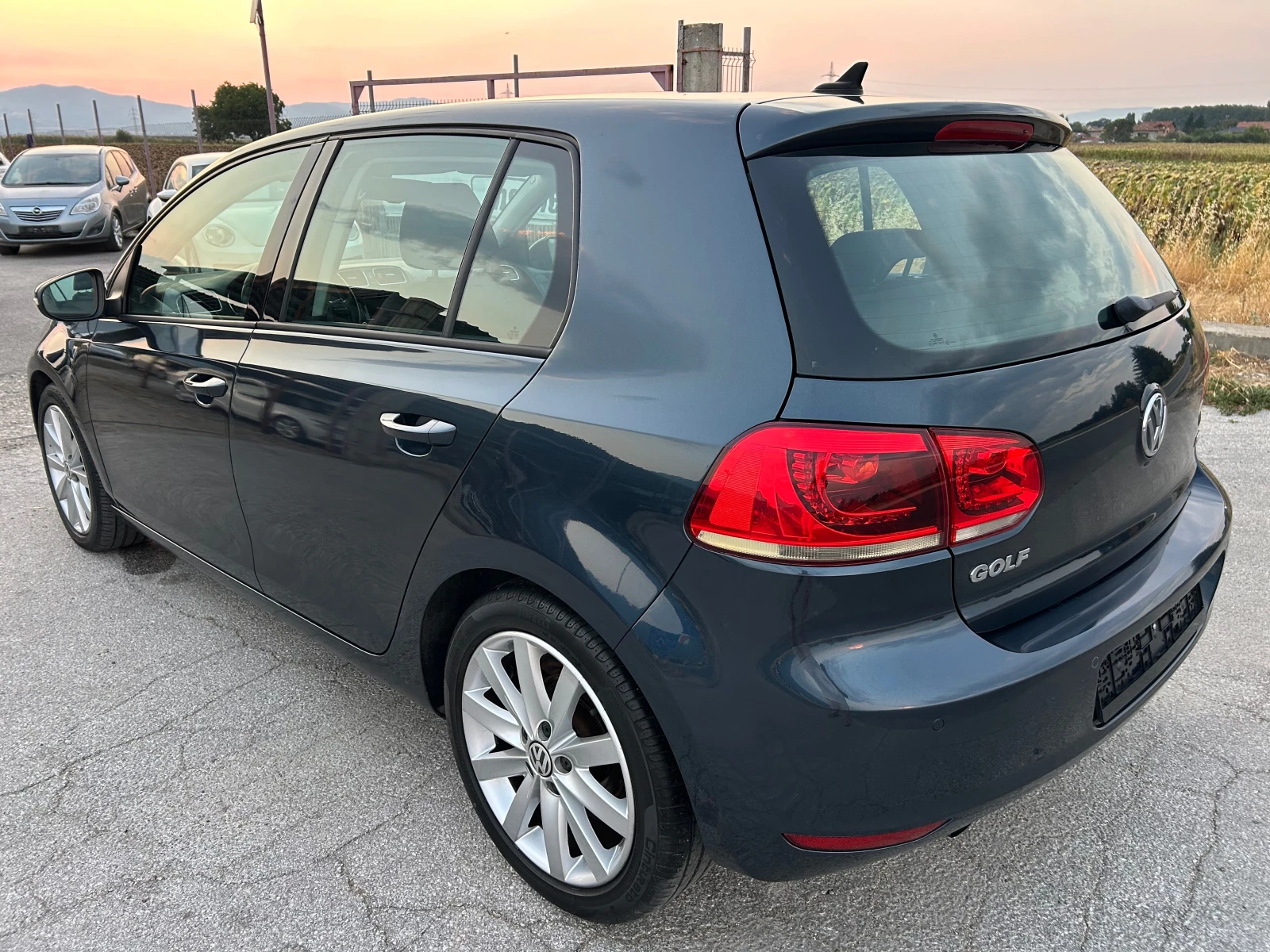 VW Golf 1.6 TDI LED* HIGH LINE* ALKANTARA - изображение 6