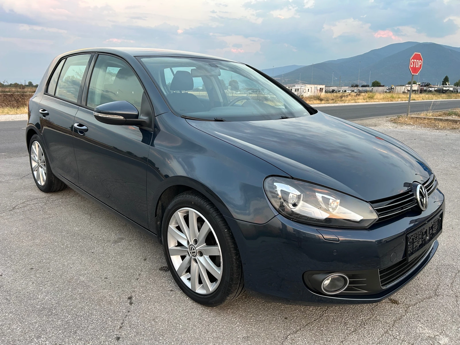 VW Golf 1.6 TDI LED* HIGH LINE* ALKANTARA - изображение 2