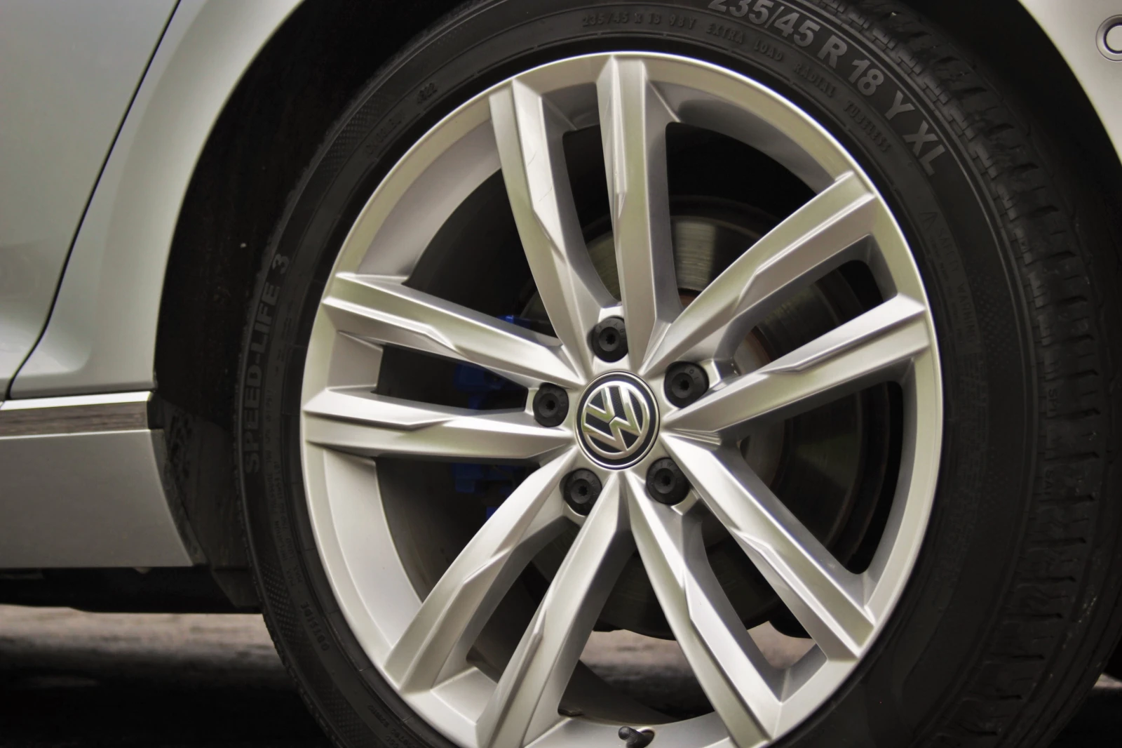 VW Passat GTE - изображение 8