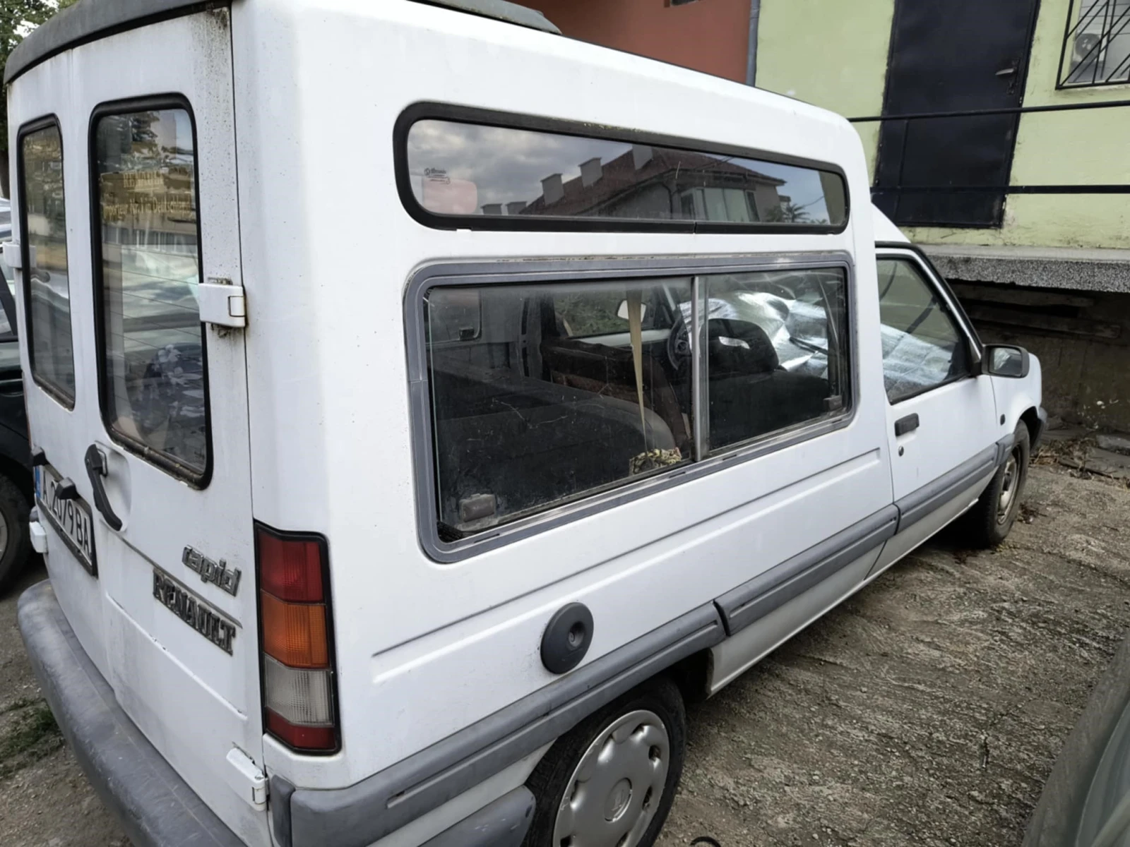 Renault Rapid  - изображение 4