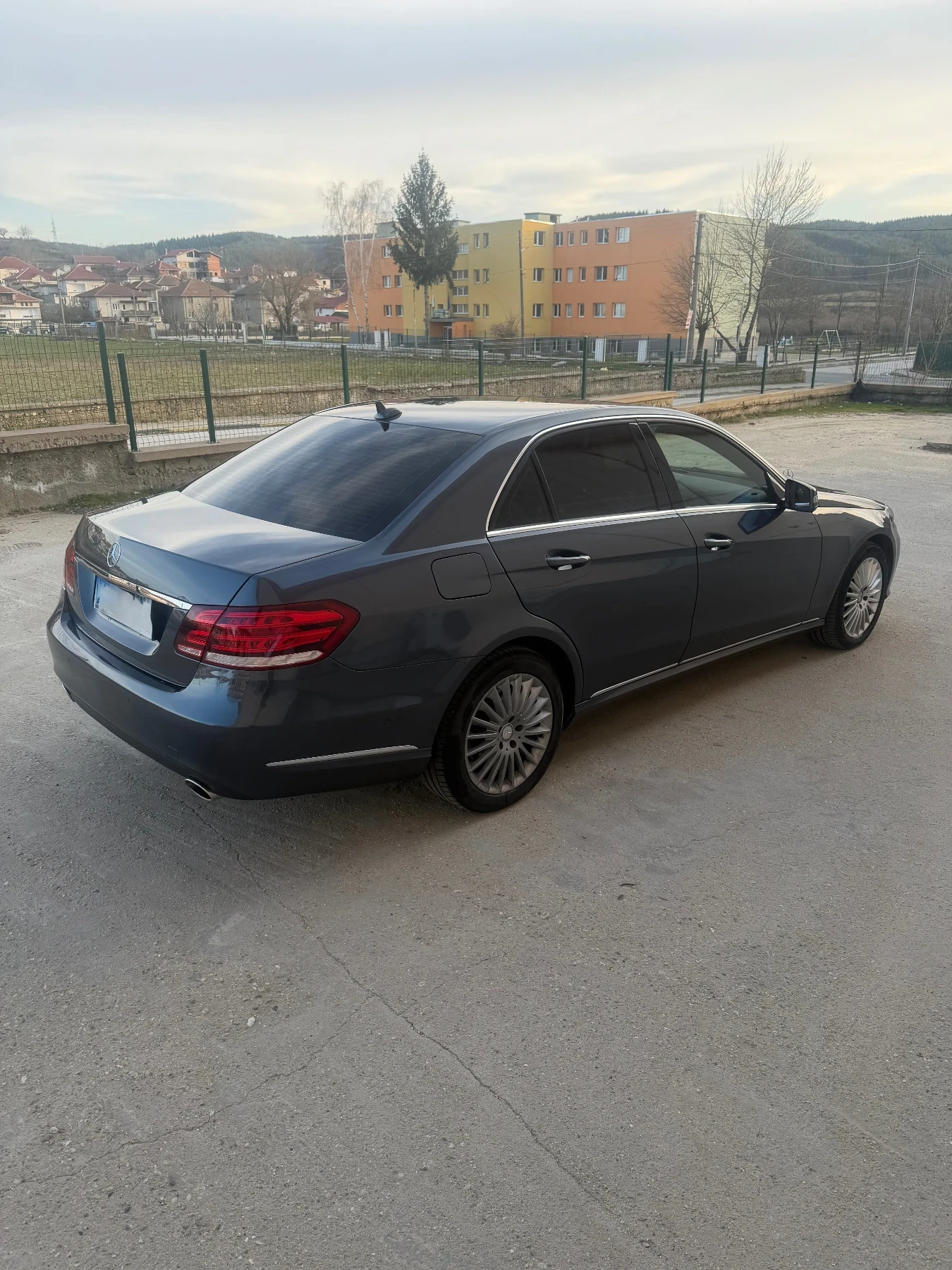 Mercedes-Benz E 300, снимка 6 - Автомобили и джипове - 53847910