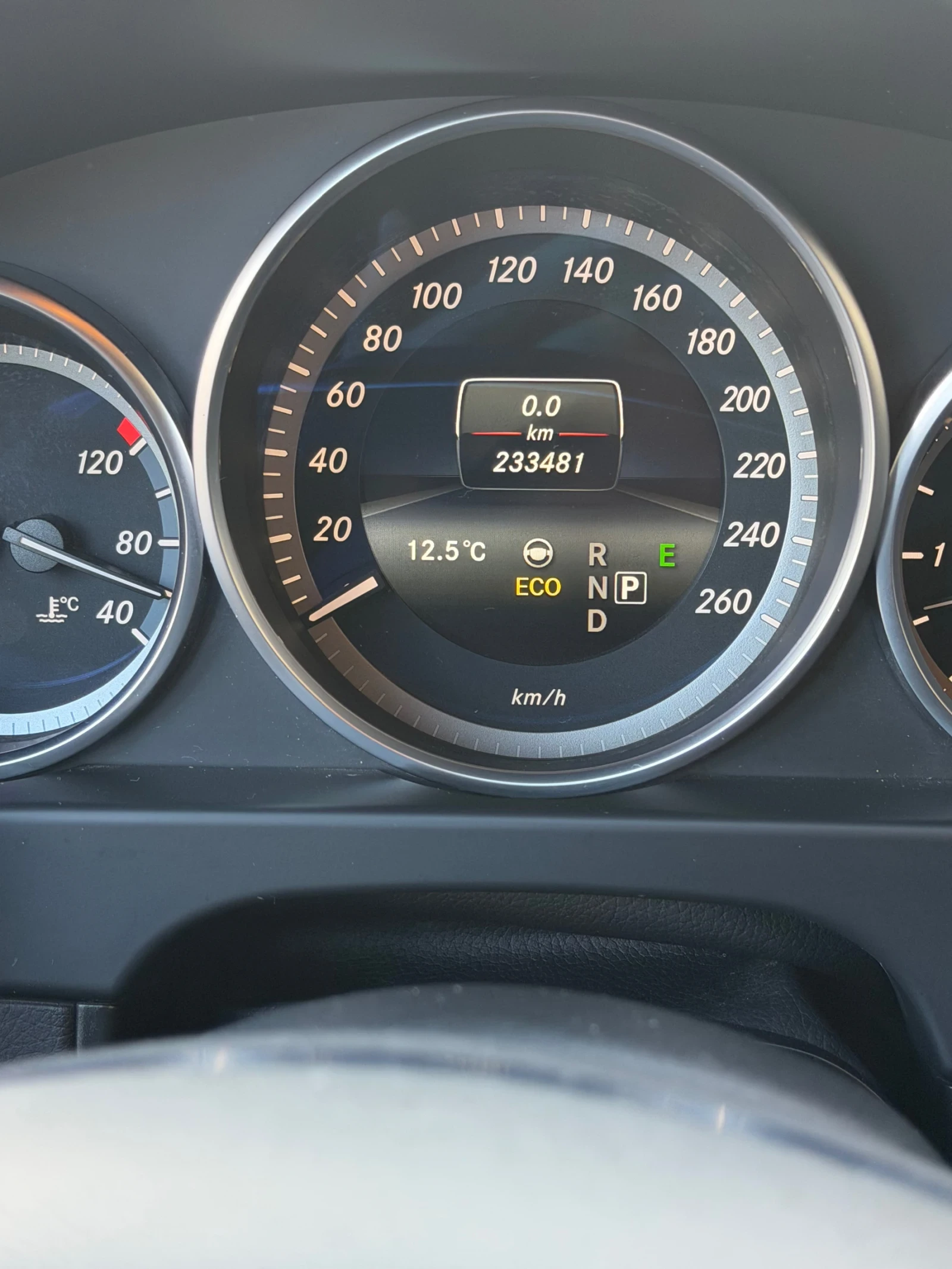 Mercedes-Benz E 300, снимка 8 - Автомобили и джипове - 53847910