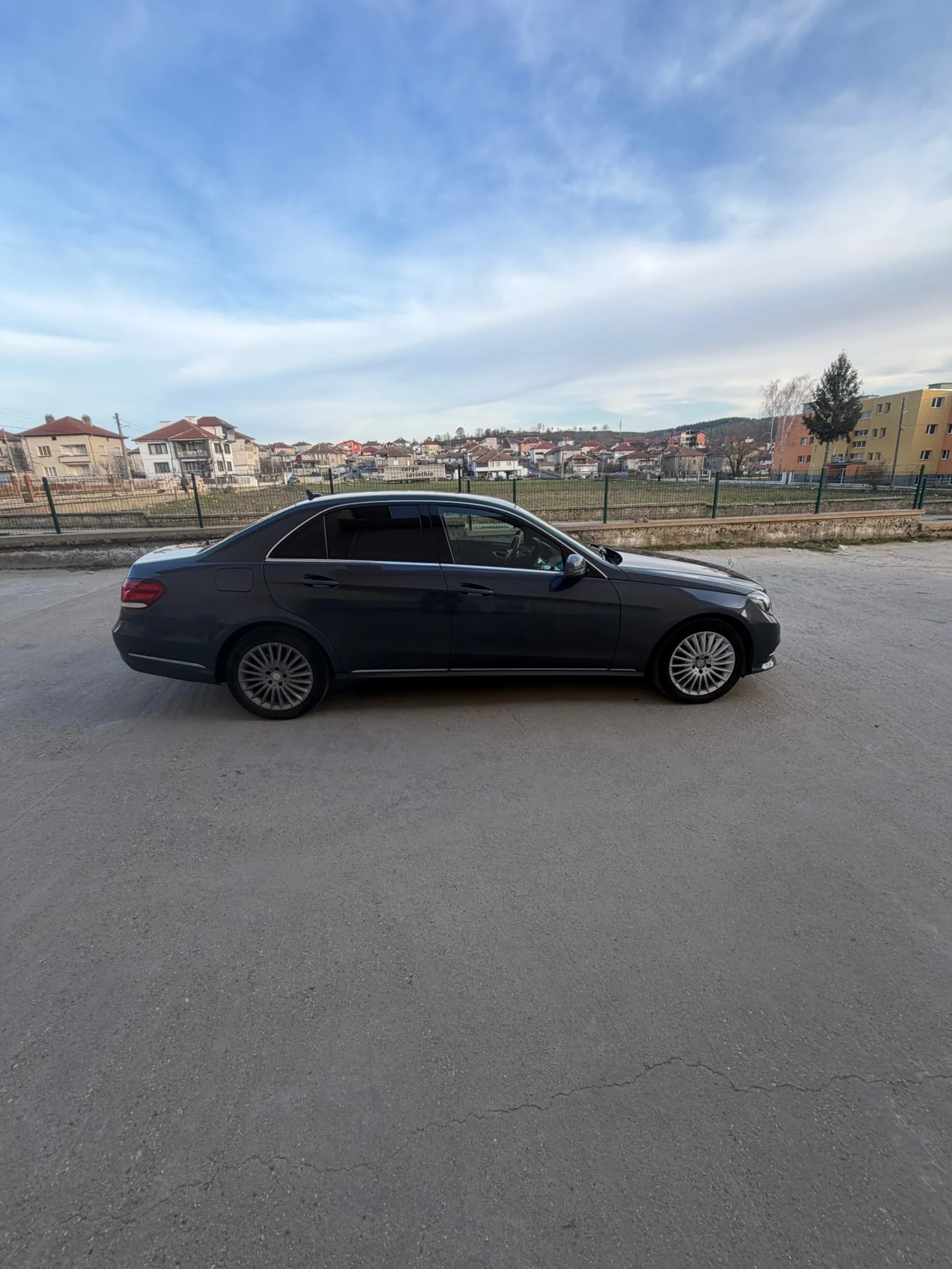 Mercedes-Benz E 300, снимка 2 - Автомобили и джипове - 53847910