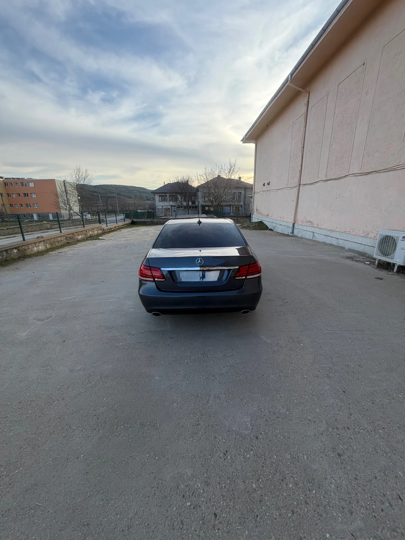 Mercedes-Benz E 300, снимка 3 - Автомобили и джипове - 53847910