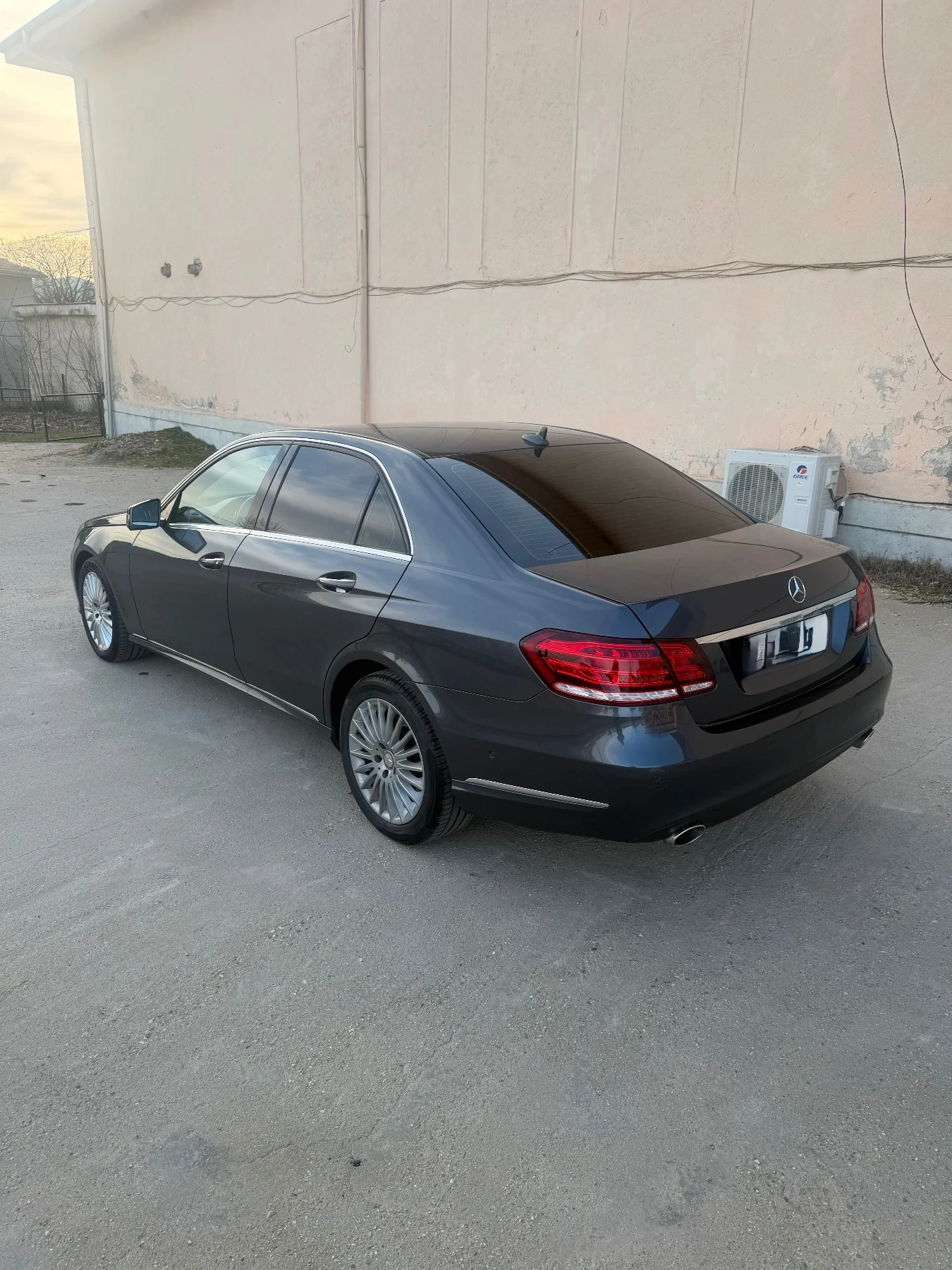 Mercedes-Benz E 300, снимка 5 - Автомобили и джипове - 53847910