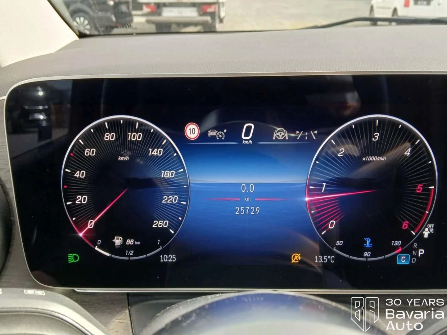 Mercedes-Benz V 300 d Extralang 4Matic Automatik Avantgarde, снимка 11 - Автомобили и джипове - 53918555