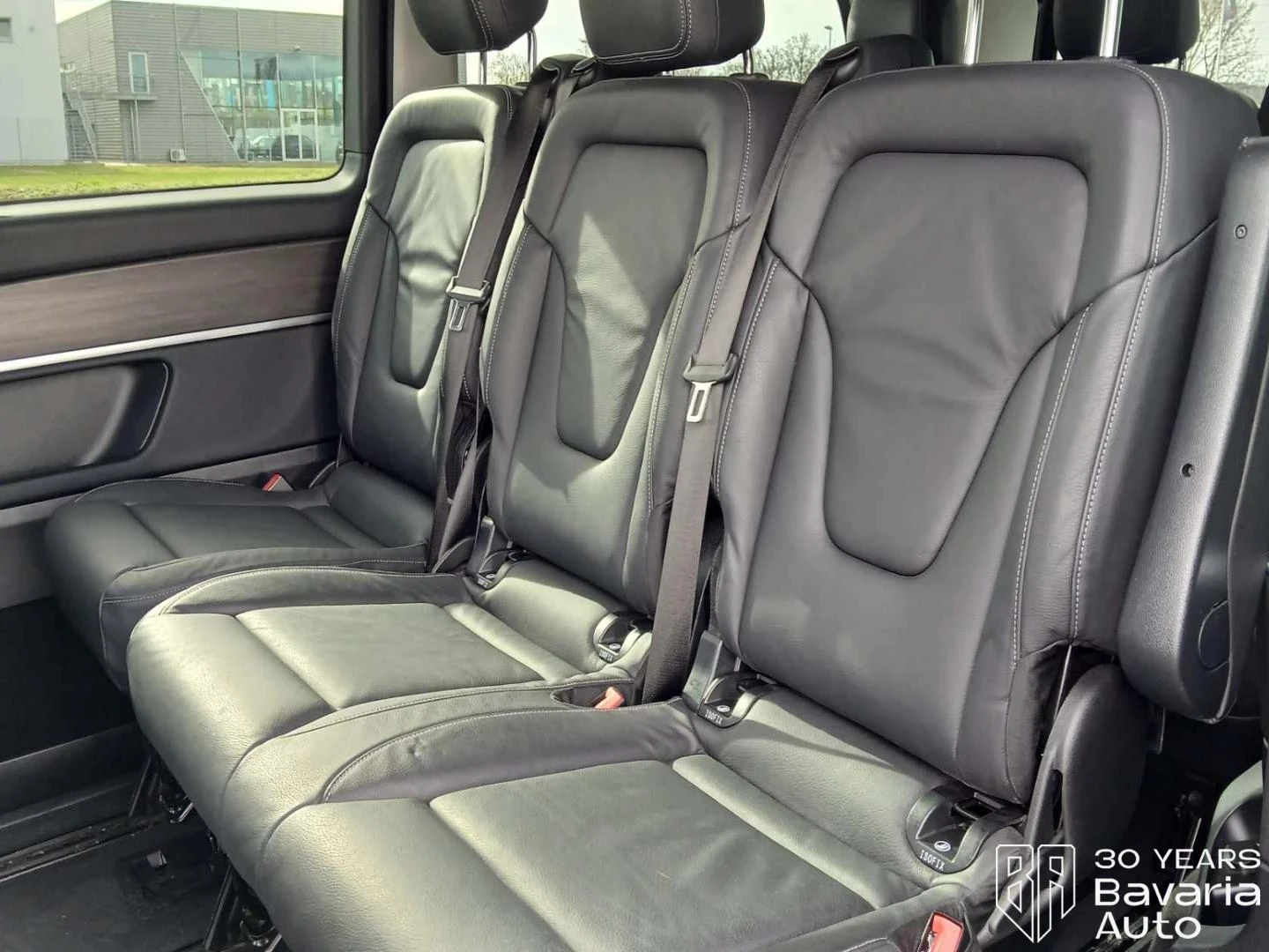 Mercedes-Benz V 300 d Extralang 4Matic Automatik Avantgarde, снимка 8 - Автомобили и джипове - 53918555