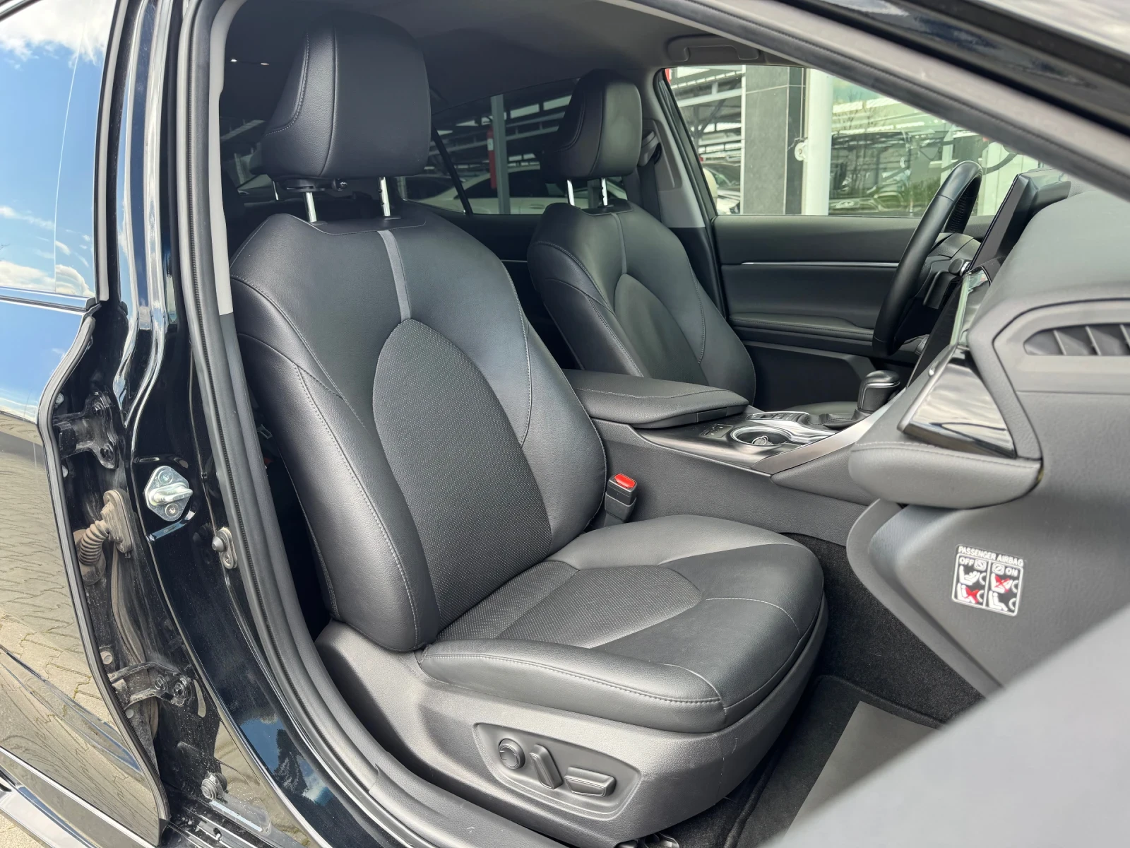 Toyota Camry 2.5HYBRID#LUXURY GR#5-ГОДИНИ ГАРАНЦИЯ, снимка 10 - Автомобили и джипове - 54160803