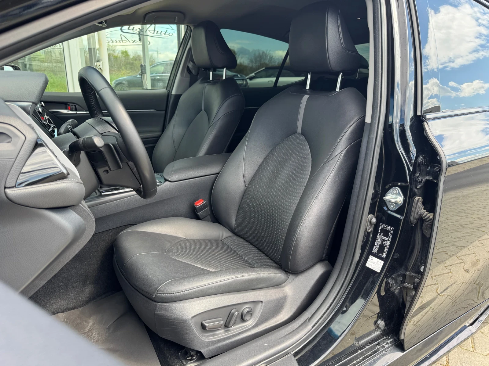 Toyota Camry 2.5HYBRID#LUXURY GR#5-ГОДИНИ ГАРАНЦИЯ, снимка 9 - Автомобили и джипове - 54160803