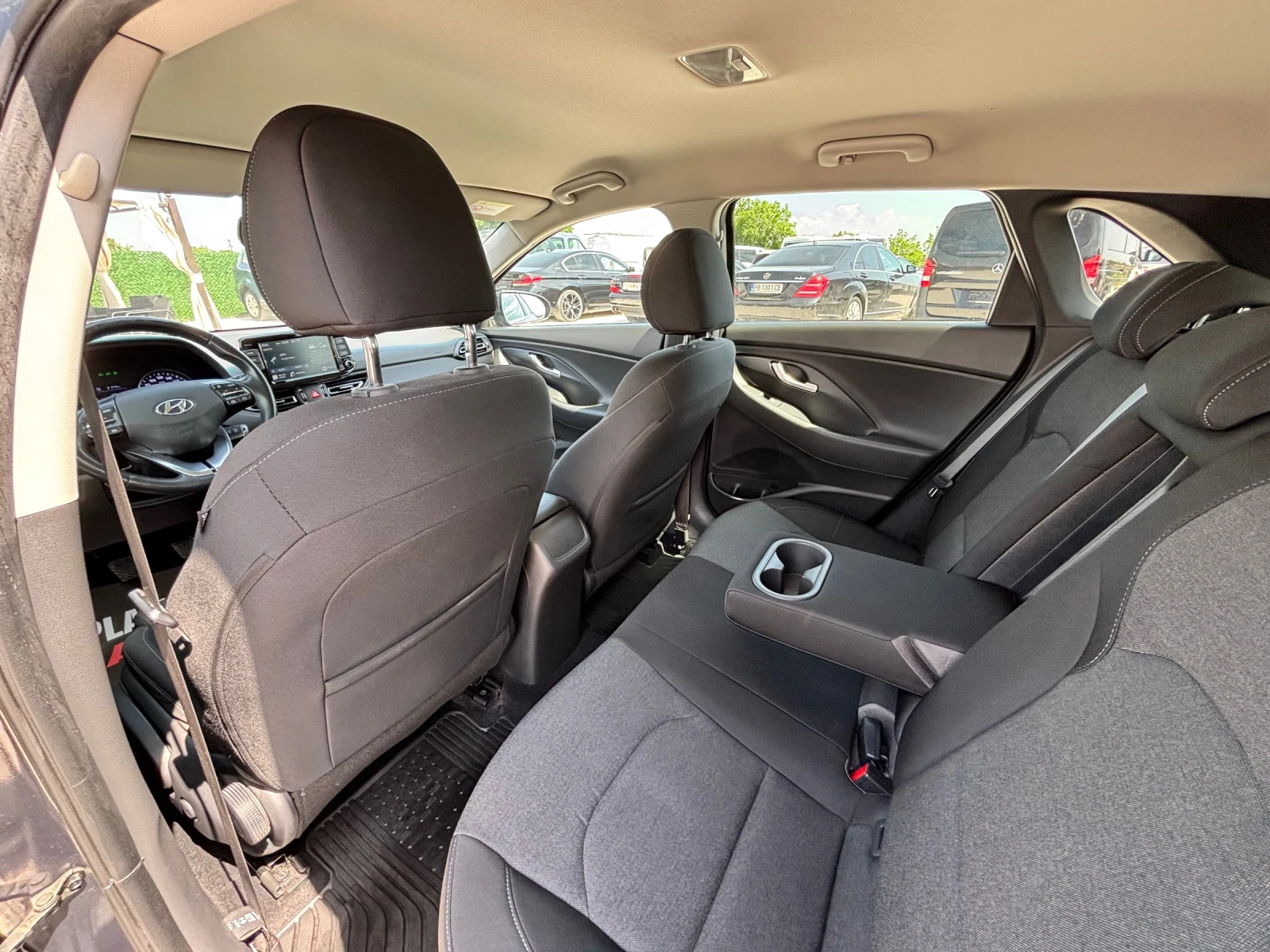 Hyundai I30 1.6D/ПОДГРЕВ/КАМЕРА/ЕВРО 6, снимка 6 - Автомобили и джипове - 54717562